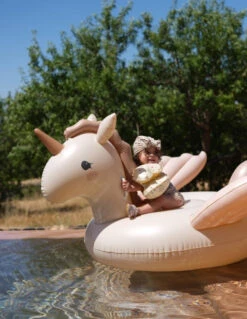 Konges Sløjd Inflatable Unicorn Float 12 Konges Sløjd Inflatable Unicorn Float -Kids Toys Store 1024x1024 d869a07c2a9d265861df6bba5cce48bf