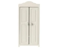 Maileg Small Closet -Kids Toys Store 11 1015 00 02 2048x b1a094df aec9 49b0 a474 6c69d1ccd41d