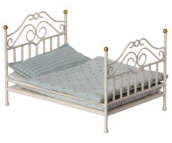 Maileg Micro Vintage Bed -Kids Toys Store 11 1116 00 2048x 1518ae5f f73f 49a8 833d 65393967befc