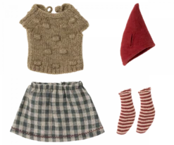 Maileg Medium Christmas Mouse -Kids Toys Store 14 2704 00 02 2 900x750 resize fill 2048x png