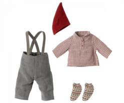 Maileg Medium Christmas Mouse -Kids Toys Store 14 2705 00 02 1 900x750 resize fill 2048x png