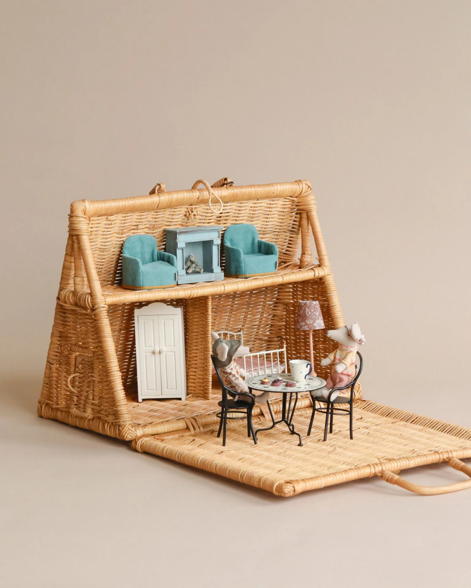 Ferm LIVING Braided A-Frame Dollhouse 1 Ferm LIVING Braided A-Frame Dollhouse