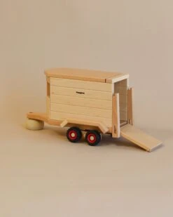 Fagus Wooden Horse Box