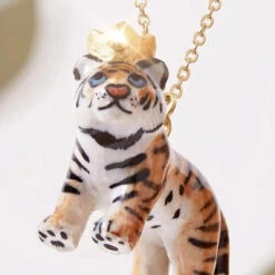 Tiger King Necklace -Kids Toys Store 71944544830ba76657e316f94b05887cdb2958db4e348d1811d52cc3a8d79e87 jpeg