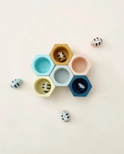 Plan Toys Beehive Sorting Set -Kids Toys Store A7E5EFE0 B93B 4D83 84AB E27E4FCC7836