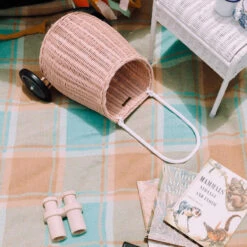 Olli Ella Rattan Luggy -Kids Toys Store oe luggy rose lifestyle 02 800x png